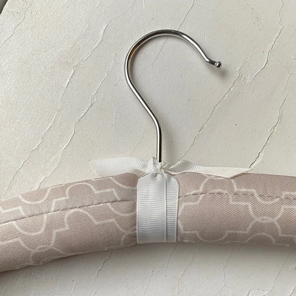 Elegant Cream Padded Hangers - Picture 2 of 3